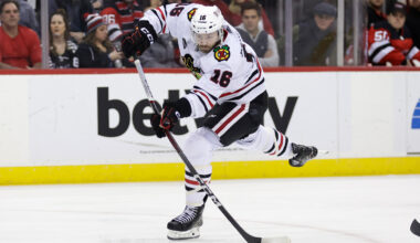 Oilers acquire Dickinson, Dach from Blackhawks for Mangiapane, first-round pick