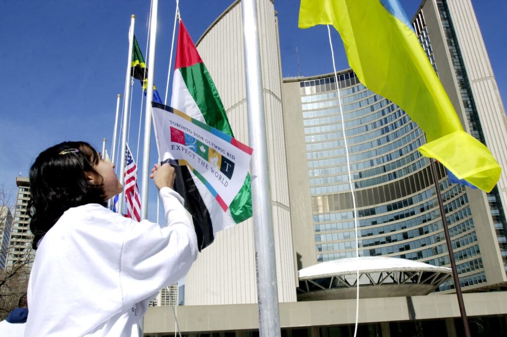 Toronto City Council votes to ban ceremonial raising of foreign flags