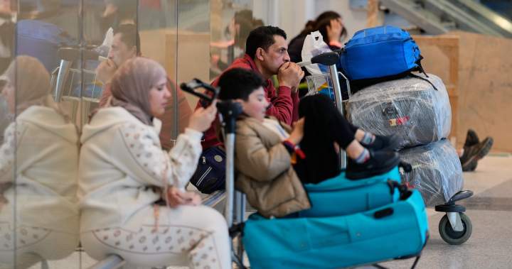 ‘Don’t rely’ on Ottawa for help fleeing Iran war, feds tell Canadians - National