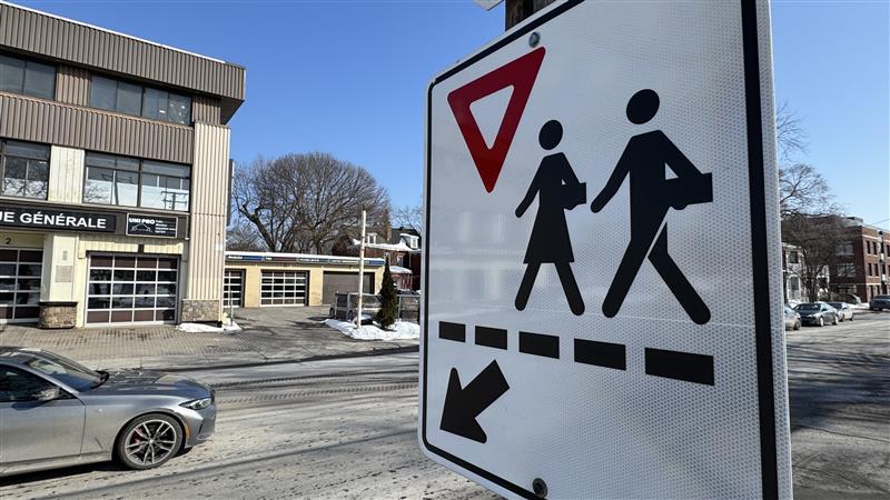 Montreal West high school to get crossing guard at busy intersection after multiple incidents