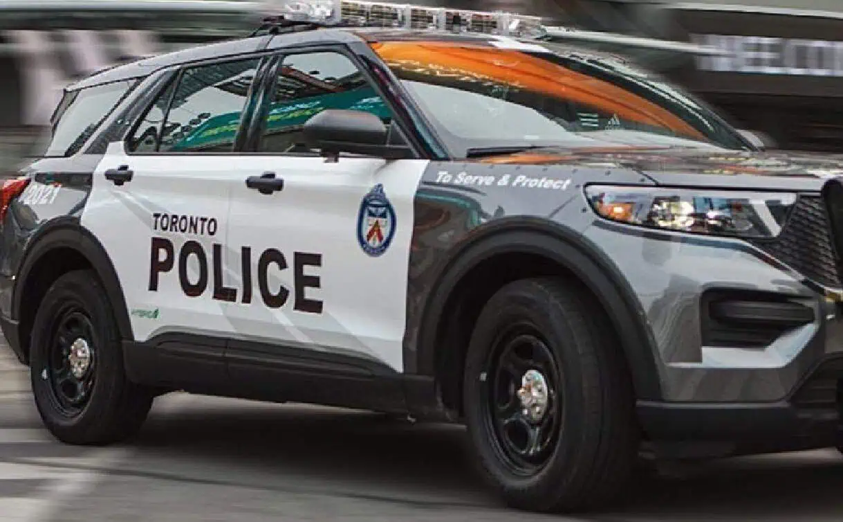 mississauga man wanted in toronto jewelry store robbery.