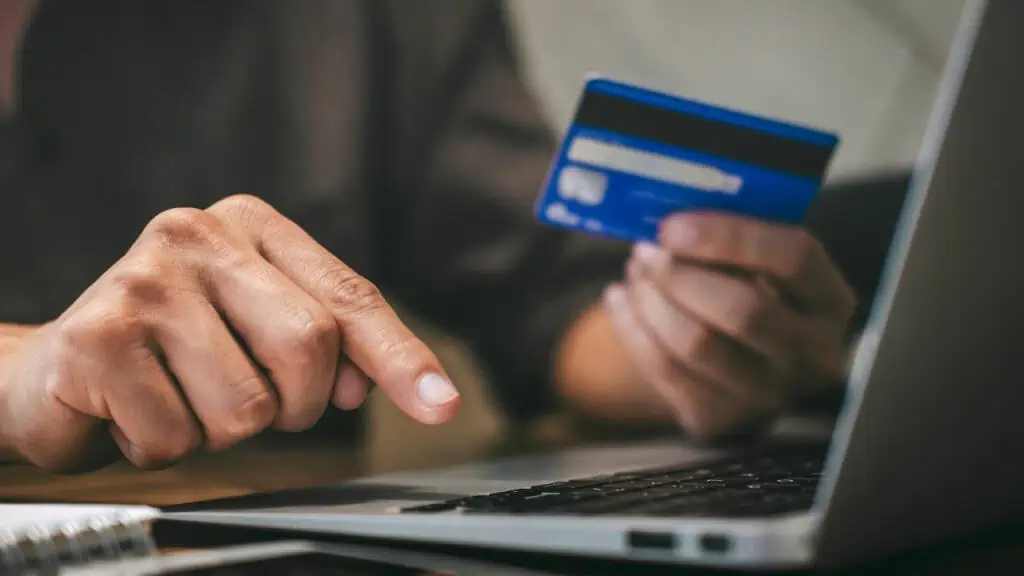 Credit card fraud stopped mid-heist leads to charge for Brampton suspect