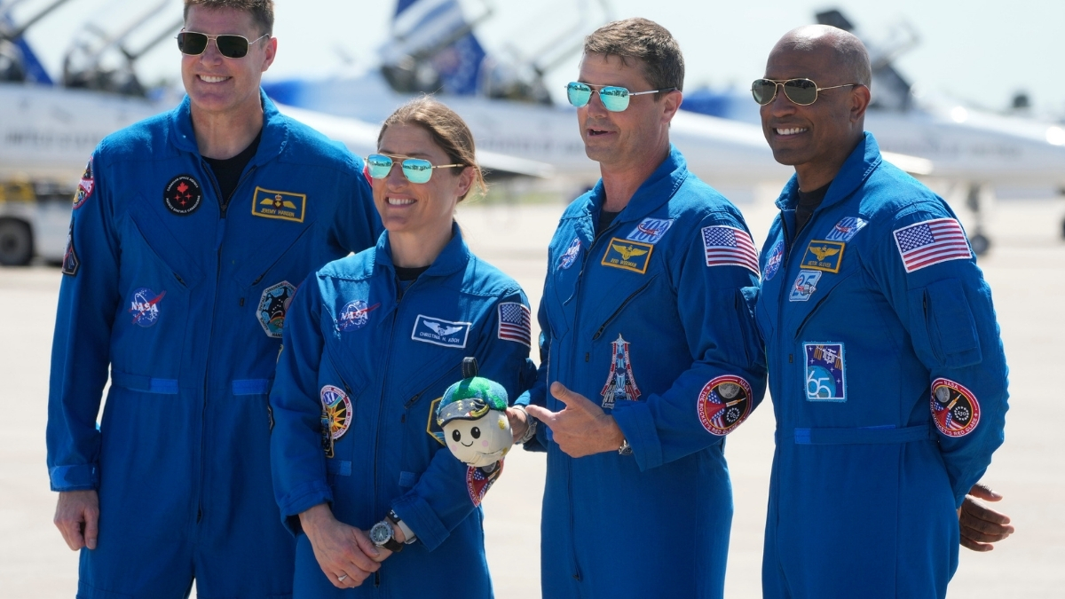 NASA's First Moon Crew in More Than 50 Years Is Making History Already : ScienceAlert