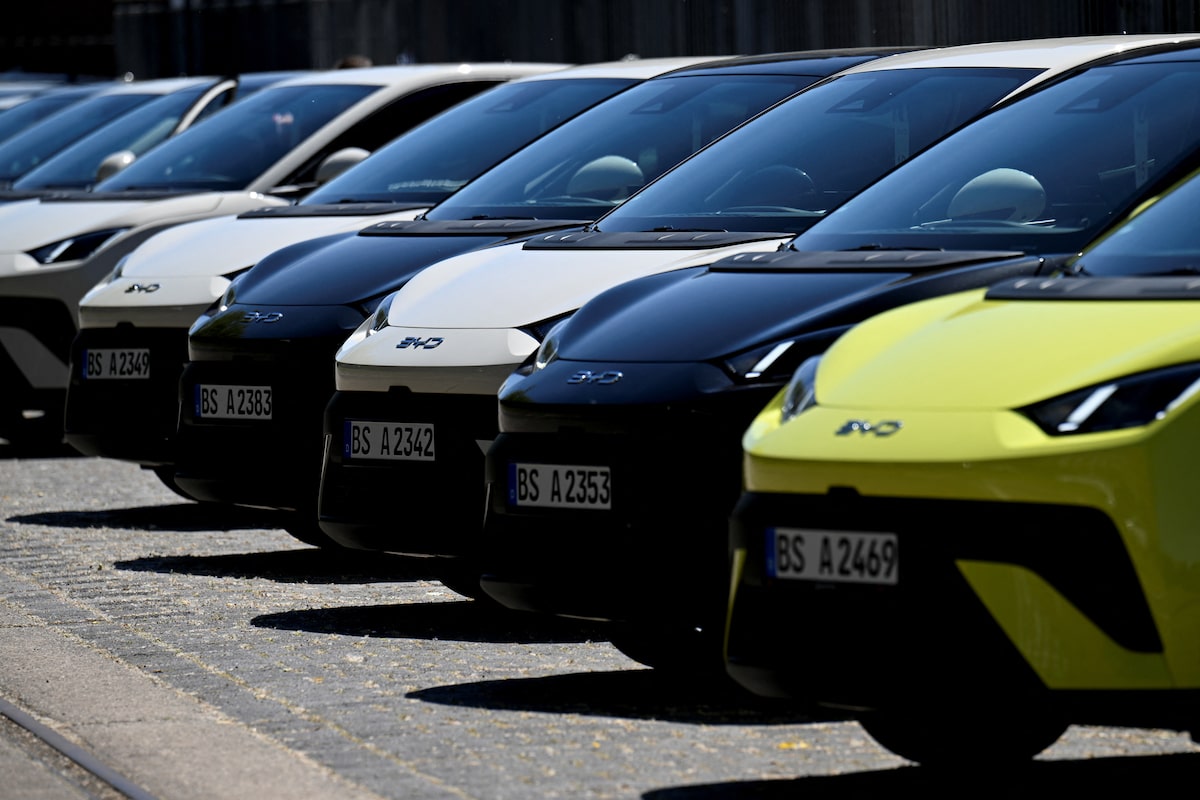 Chinese EV maker BYD in talks to open Canadian dealerships, consultant says