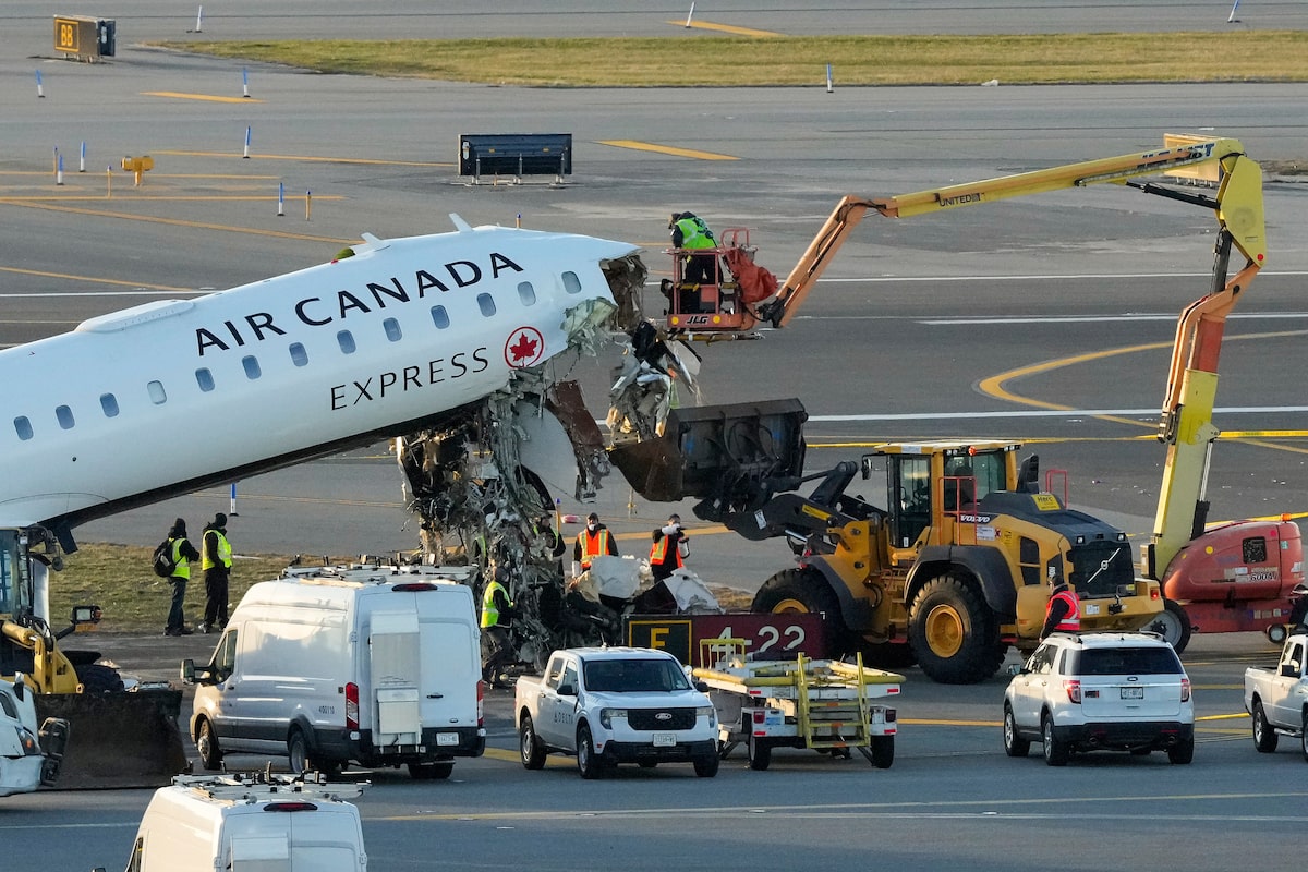 Politics Insider: Air Canada CEO under heavy criticism for English-only condolence message