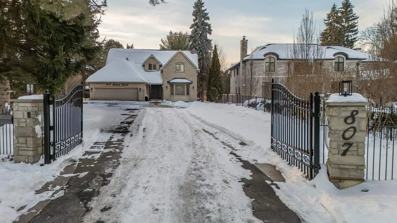 House of the Week: A private oasis in one of the most prestigious neighbourhoods in Mississauga