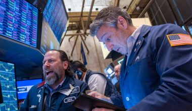 Oil jumps to US$100 per barrel