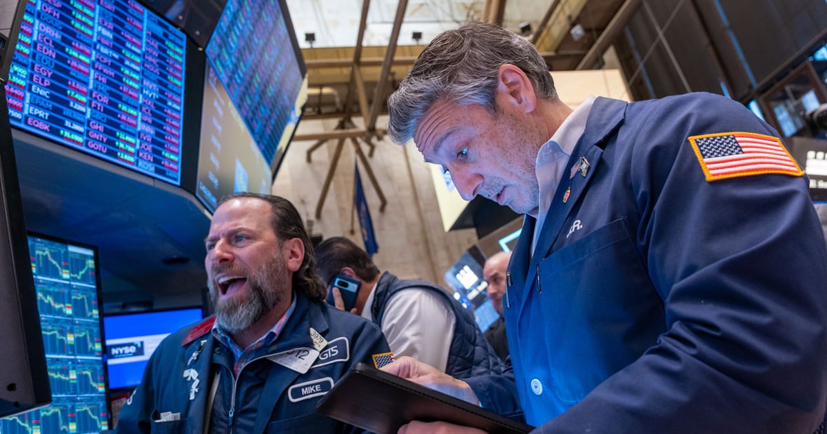 Oil jumps to US$100 per barrel