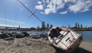 Washed-up boats in False Creek prompt safety concerns