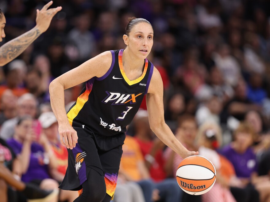 Diana Taurasi Dribbles