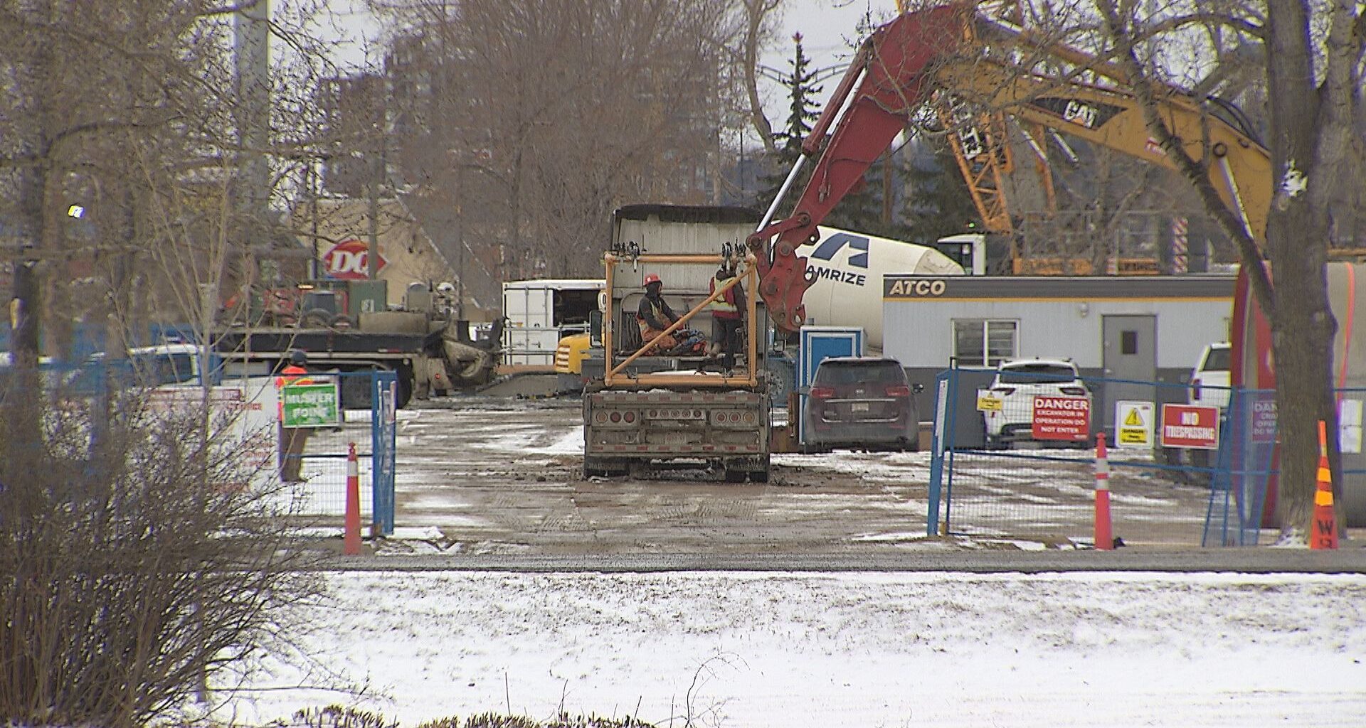 Calgarians keep water use in 'green zone' on 1st day of restrictions