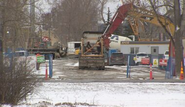 Calgarians keep water use in 'green zone' on 1st day of restrictions
