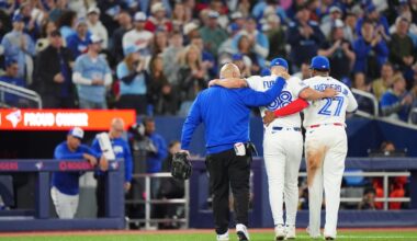 Toronto Blue Jays LHP Mason Fluharty helped off field after being struck by back-to-back comebackers