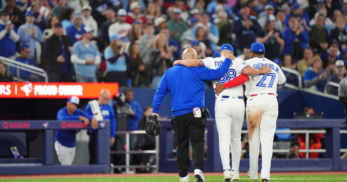 Toronto Blue Jays LHP Mason Fluharty helped off field after being struck by back-to-back comebackers