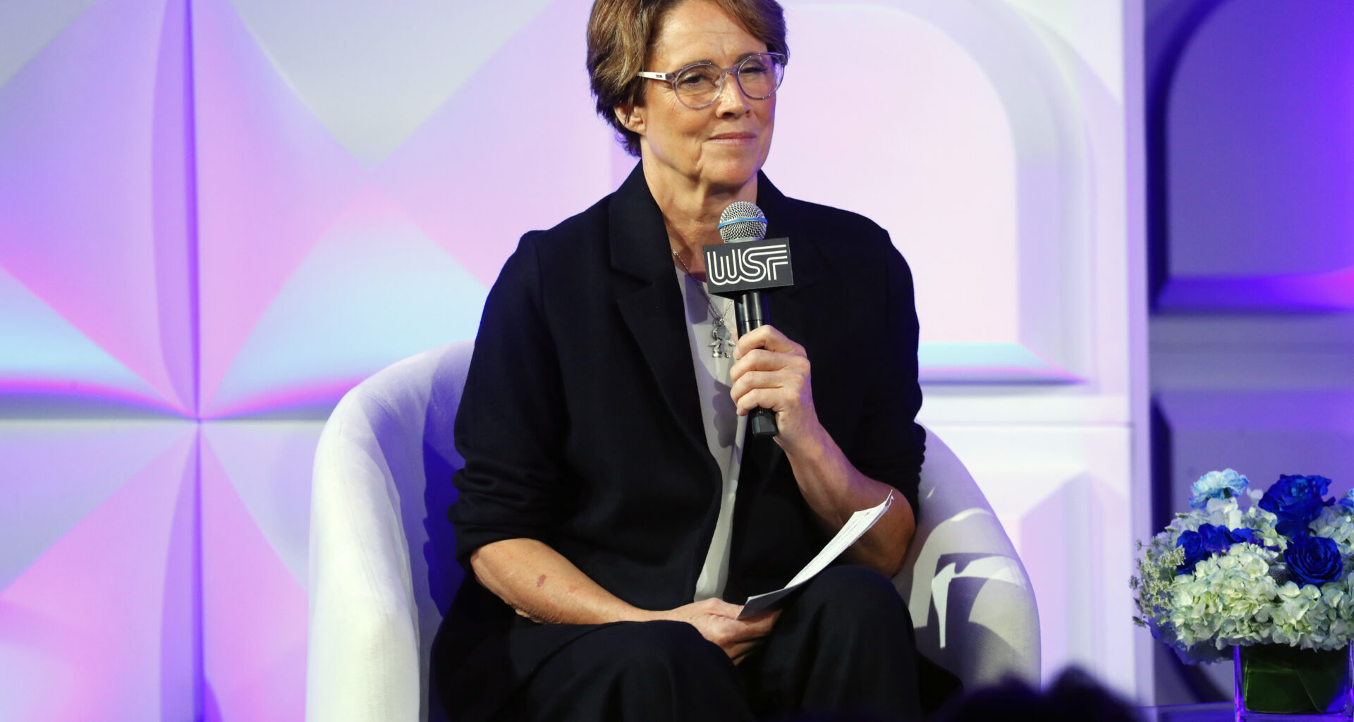 Mary Carillo’s Hall of Fame call sparks laughs -- and disbelief -- at Indian Wells