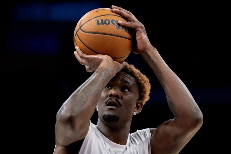 Deandre Ayton, Lakers