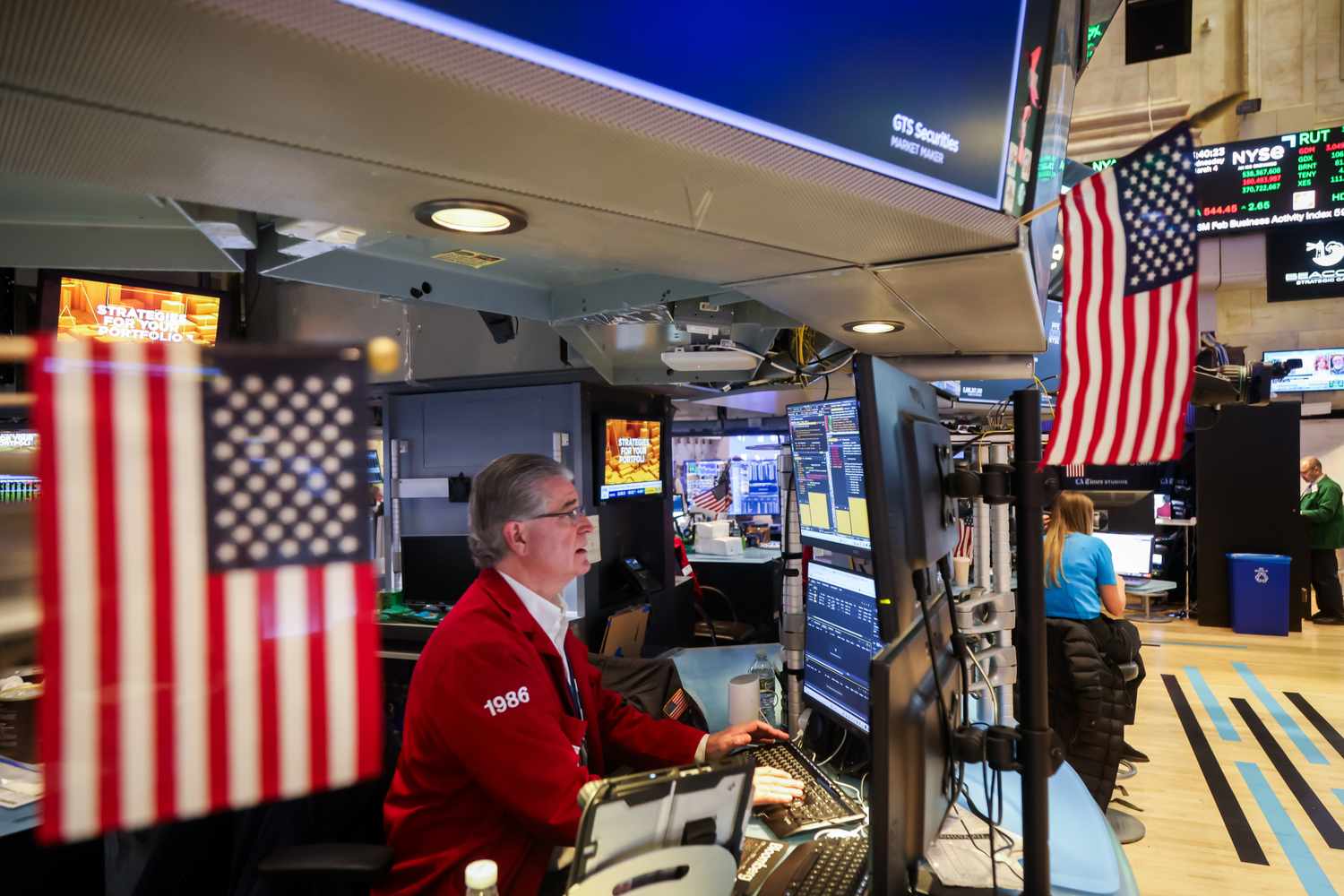 Major Indexes Tumble; Dow Drops 1000 Points; Oil Nears $80 a Barrel as Iran Claims to Have Attacked Tanker