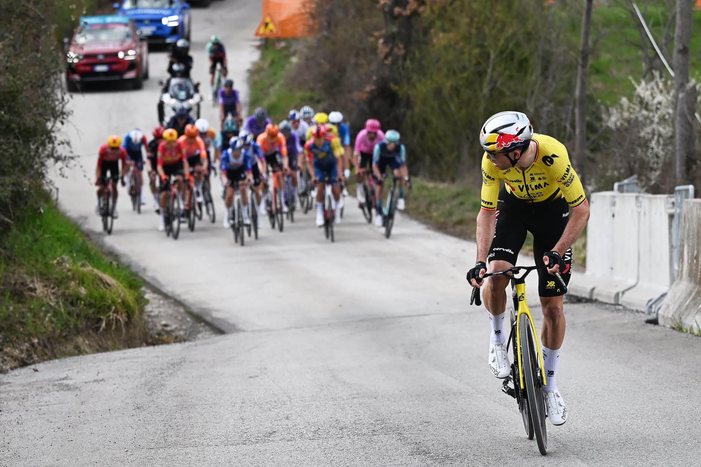 Wout van Aert (Visma-Lease a Bike) attacks during the sixth stage of Tirreno-Adriatico 2026 (Photo: Tim de Waele/Getty Images)