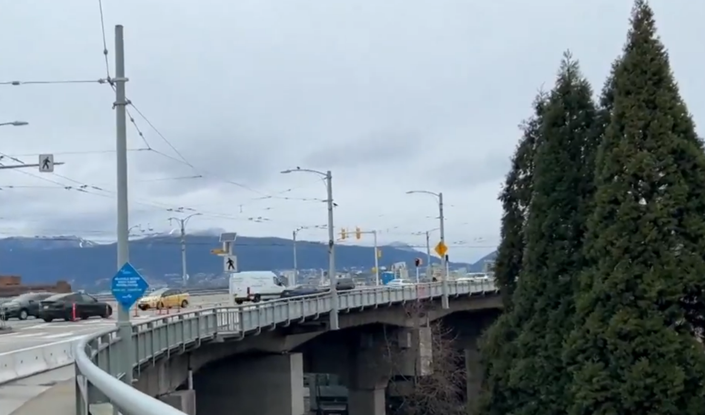 Council rejects motion to fast-track Granville Street Bridge safety barriers