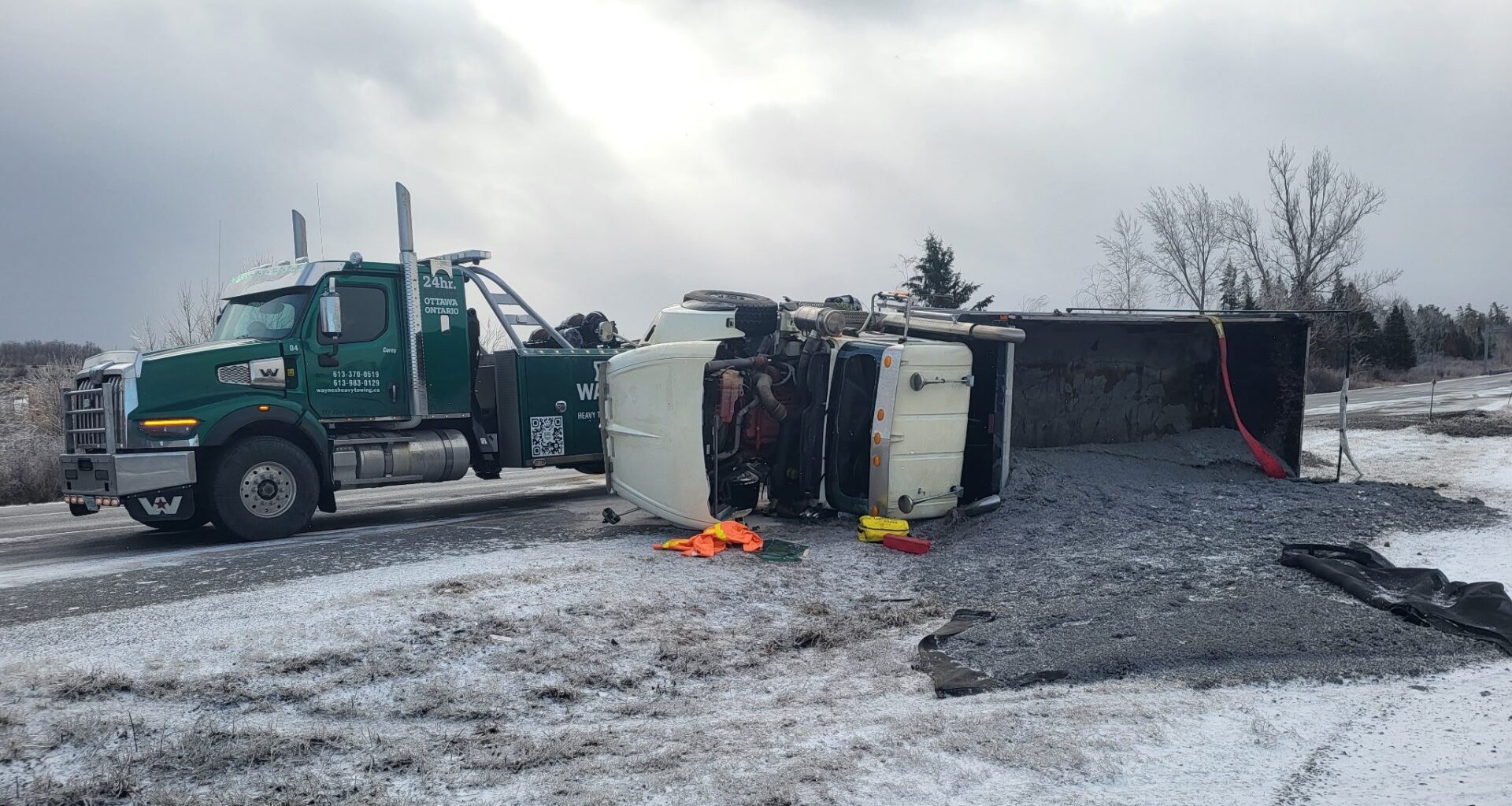 Downed power lines reported after ice and heavy winds in Ottawa