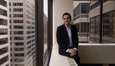 Signs of weakness from the Parti Québécois have opponents circling