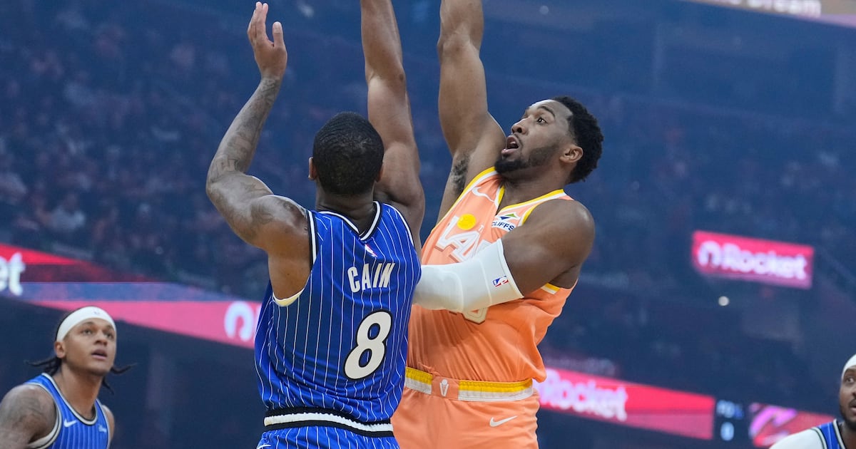 Donovan Mitchell scores 42 as Cleveland Cavaliers defeat Orlando Magic to extend winning streak to four games