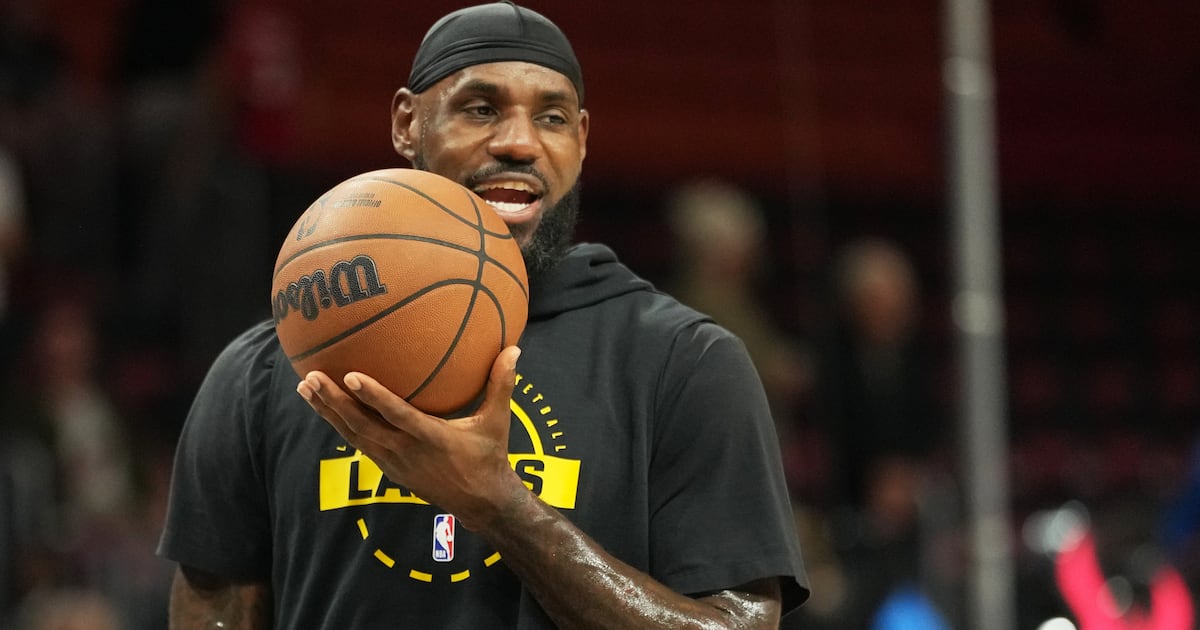 Los Angeles Lakers' LeBron James ties Robert Parish for NBA's games-played record