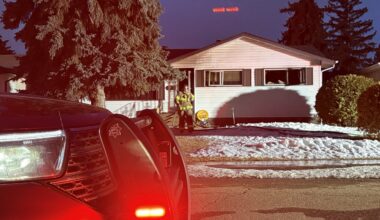 1 person in hospital following evening house fire in Edmonton's Belvedere neighbourhood