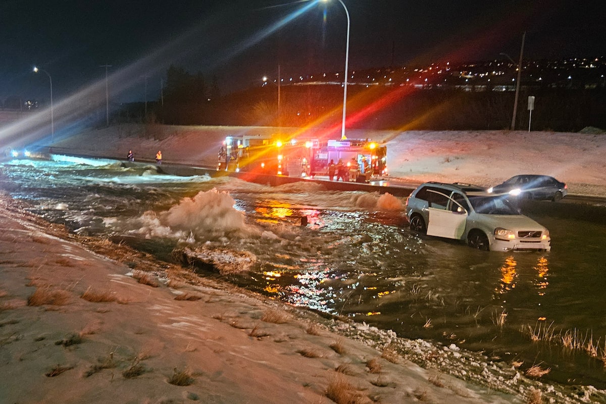 Alberta gives investigator sweeping powers to probe Calgary’s water main problems