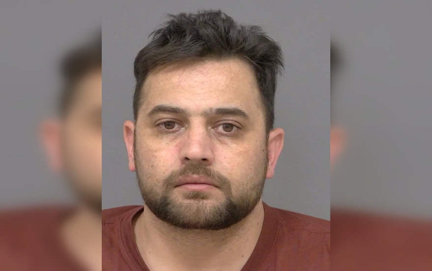 VIDEO: 'Absolute menace' driver rams into cruisers in Brampton, police say