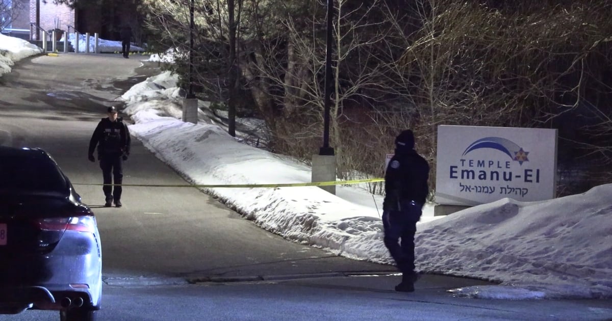Toronto synagogue struck by gunfire
