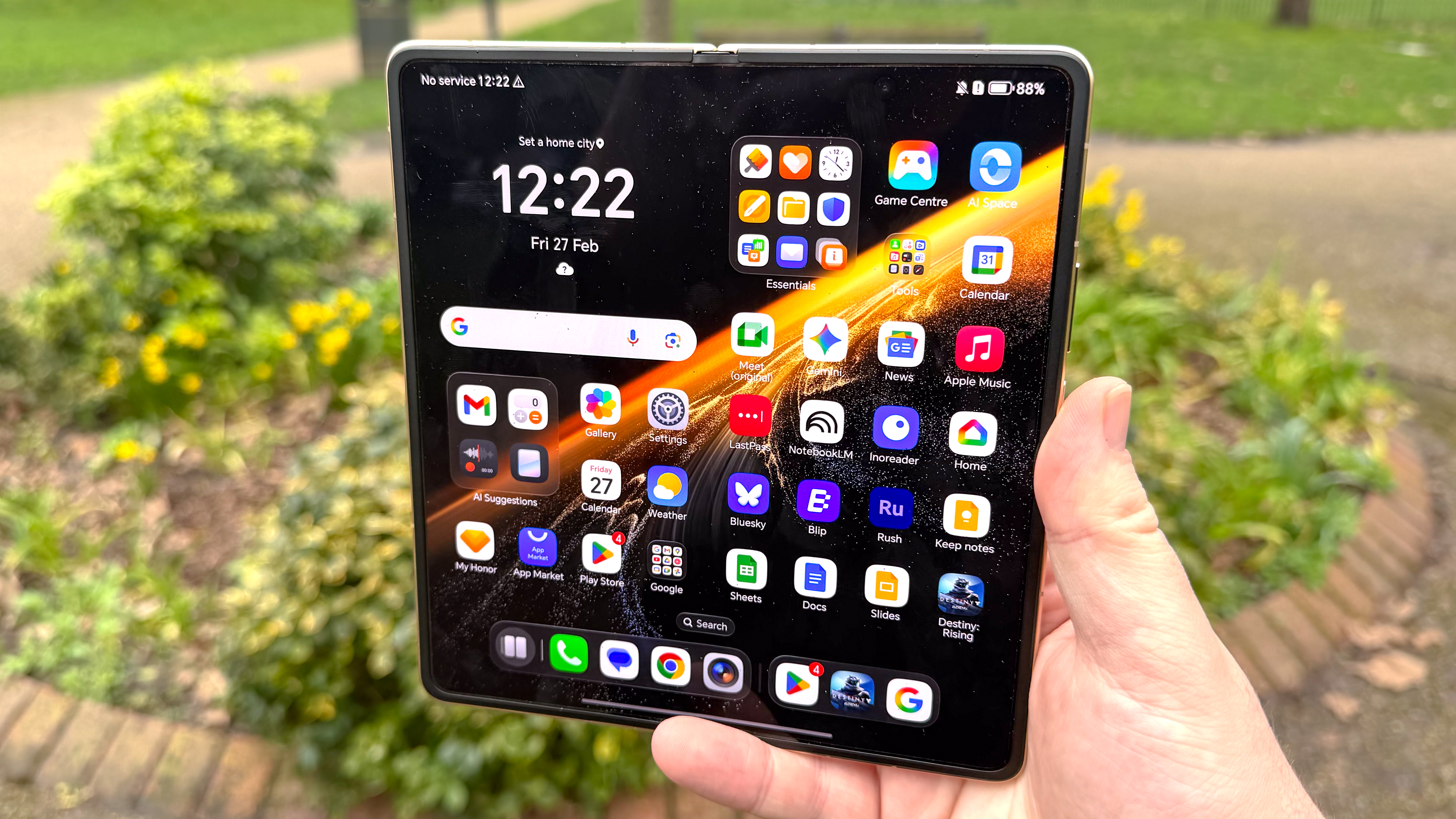 Honor Magic V6 inner display