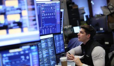 Markets today: North American stock indexes slump as Iran war drags on, oil near $120 stokes inflation worries