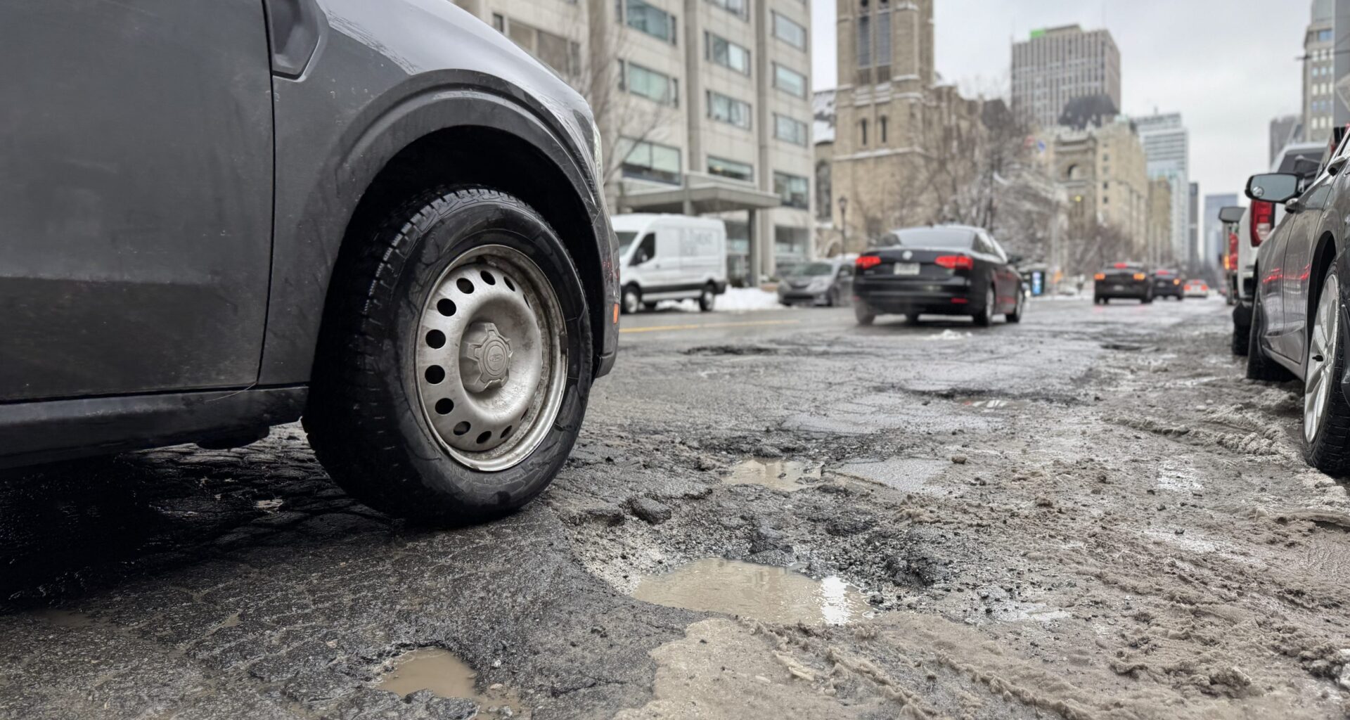 Montreal inspector general flags “restricted competition” in pothole repair contracts