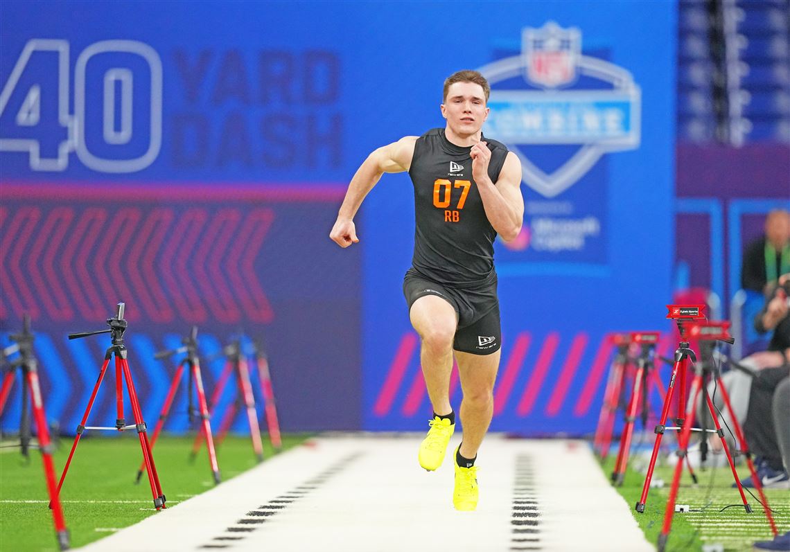 Mt. Lebanon's Eli Heidenreich works out for 22 NFL teams at Navy's Pro Day