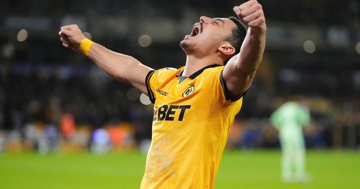 Mohamed Salah scores but Liverpool stunned by last-place Wolves