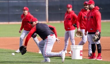 Reds To Select Nathaniel Lowe's Contract