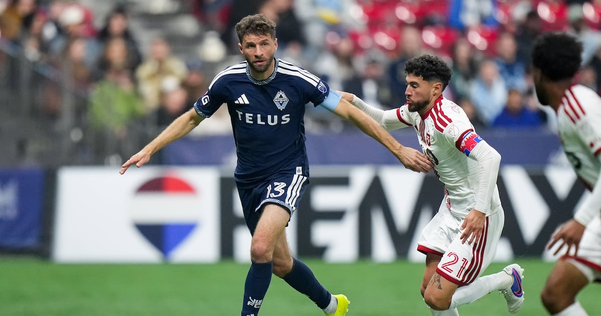 Thomas Müller, Brian White, Yohei Takaoka lead Whitecaps to victory over Toronto