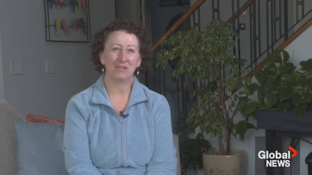 Click to play video: 'Calgary migraine patient raises concerns about treatment access in Alberta'