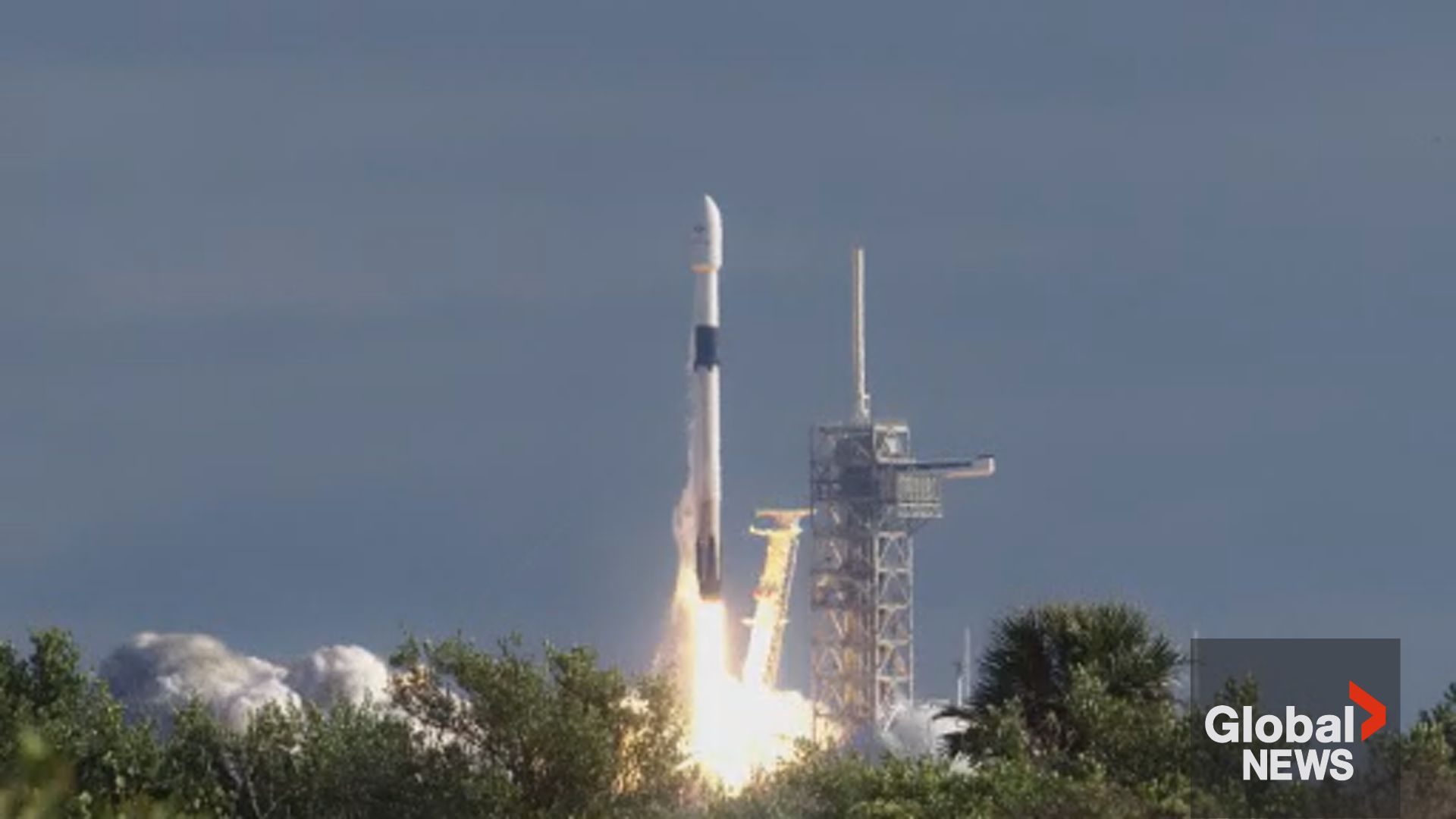 Click to play video: 'Canada spending $200M on space launch pad, cuts funds elsewhere'