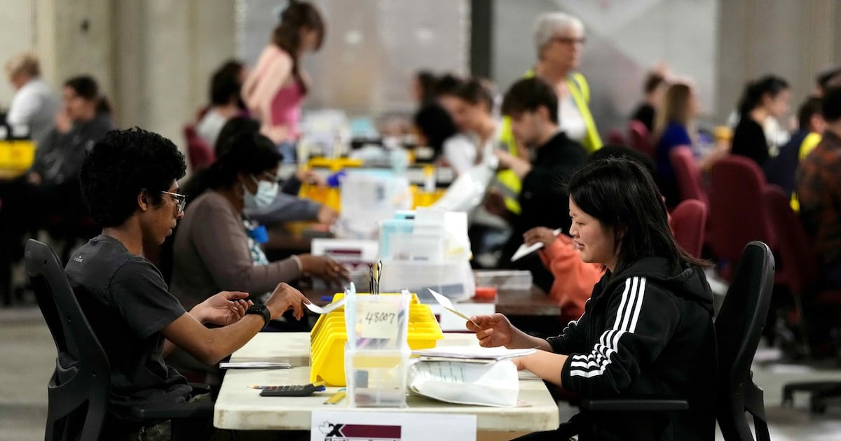 Canadians living abroad looking to increase voter turnout
