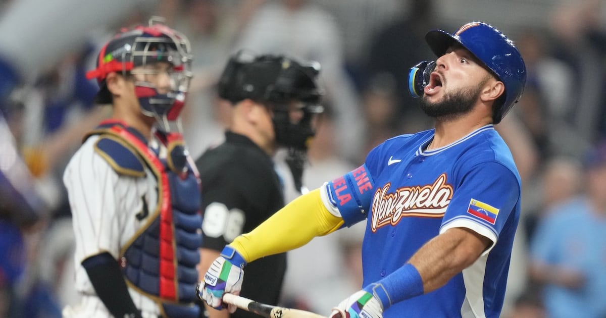 Venezuela rallies to knock off Shohei Ohtani, defending champs Japan to advance to WBC semis