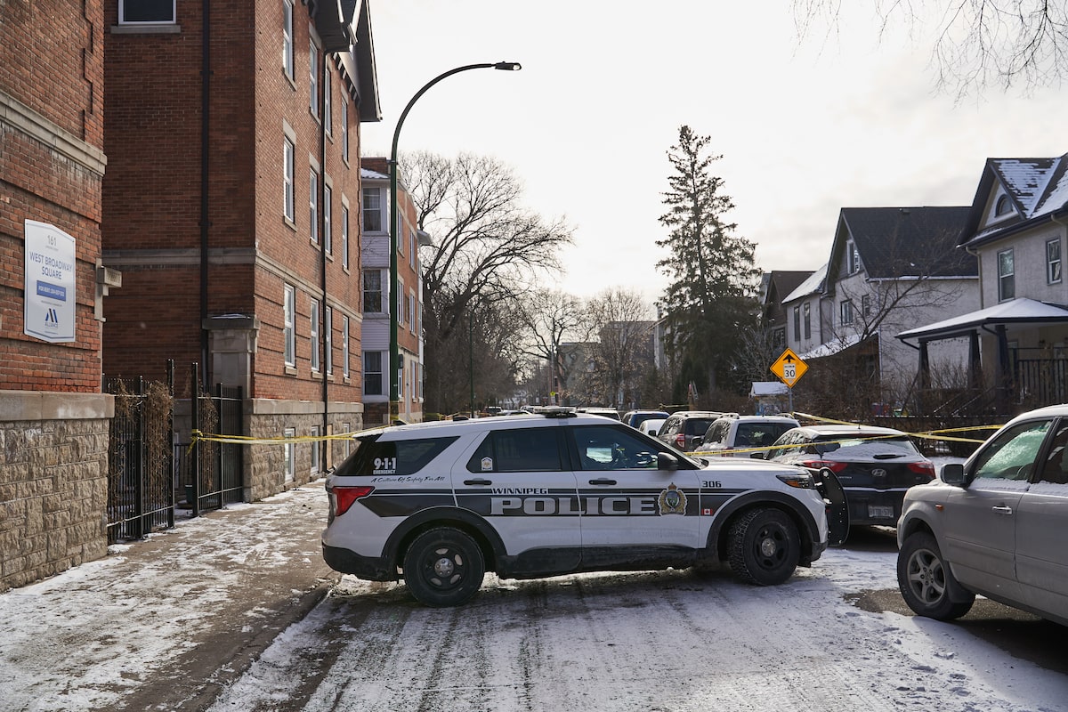 Winnipeg man found guilty of killing five, fights court sheriffs after verdict