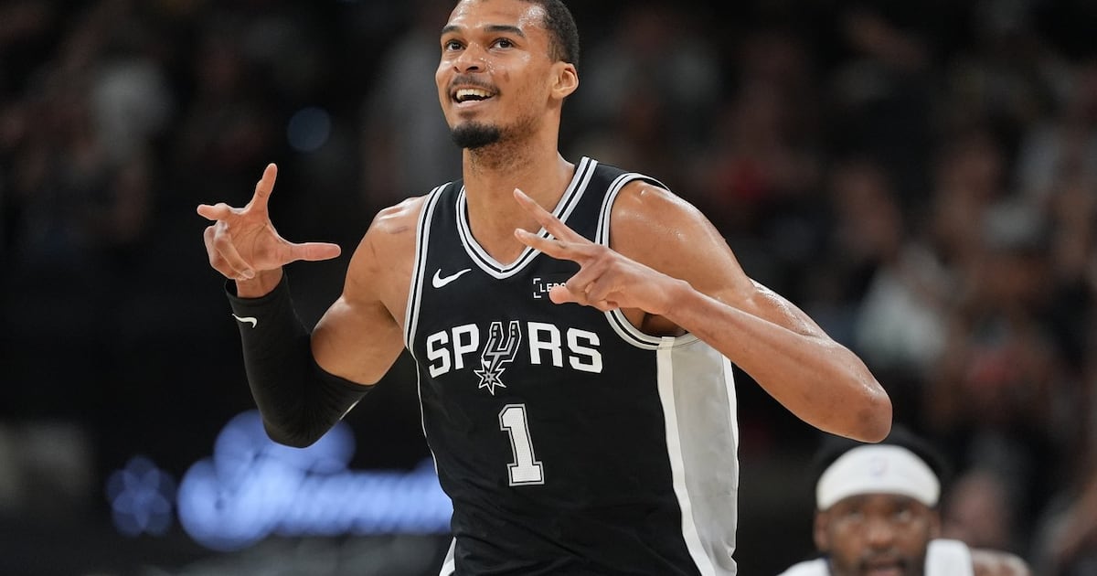 Victor Wembanyama has 38 points, 16 rebounds in San Antonio Spurs’ win over the Detroit Pistons