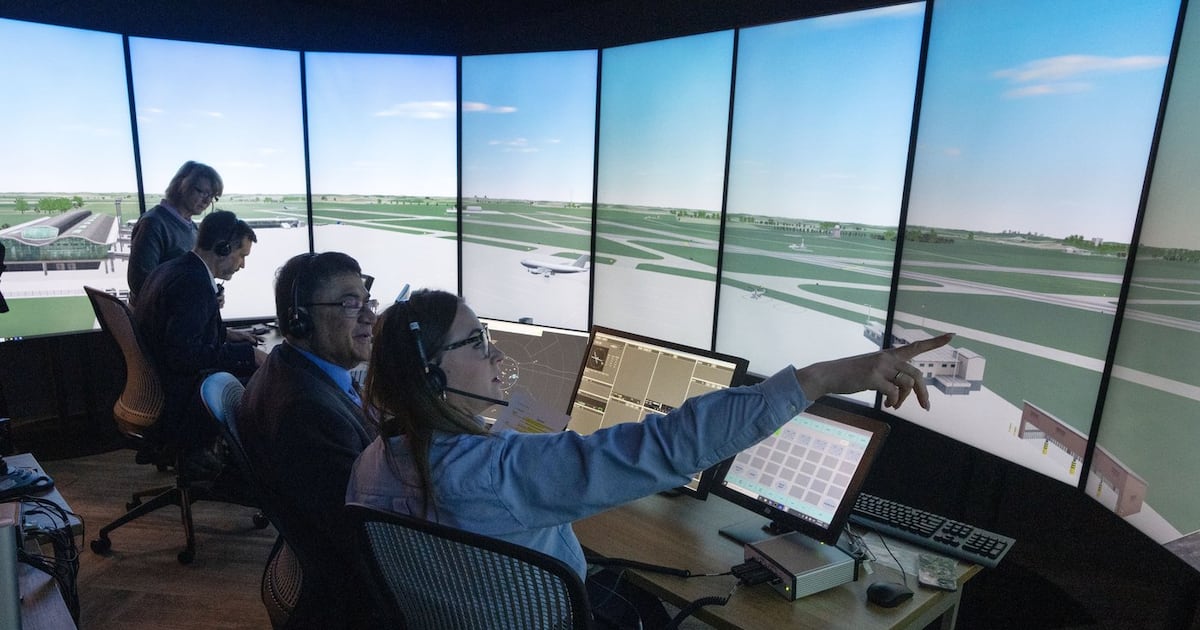 Are there enough traffic controllers?