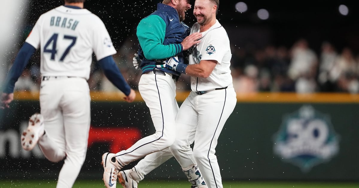 Cal Raleigh’s walk-off hit gives Seattle Mariners win over New York Yankees