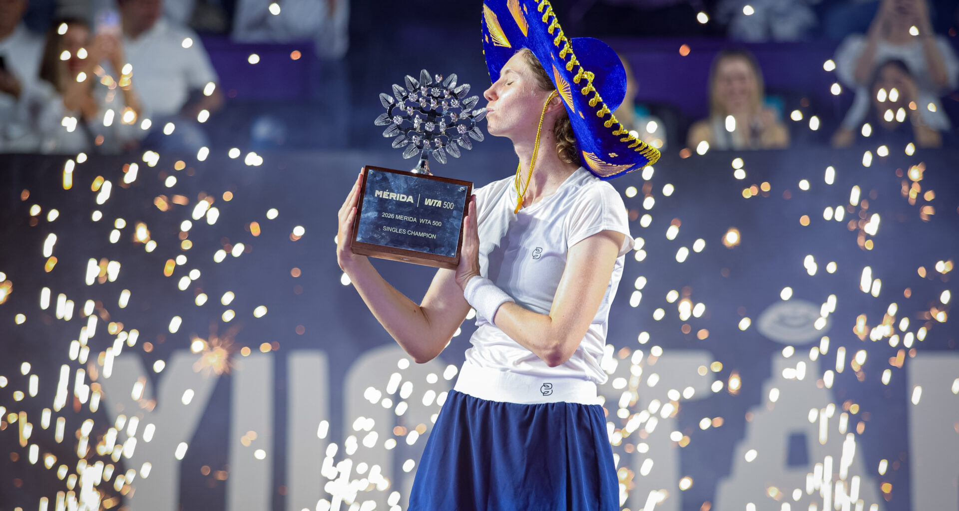 Bucsa outlasts Frech to earn first singles title, sweep the week in Merida