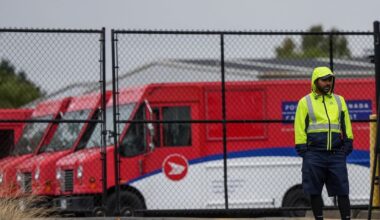 Canada Post moving ahead with plan to end home delivery - CTV News