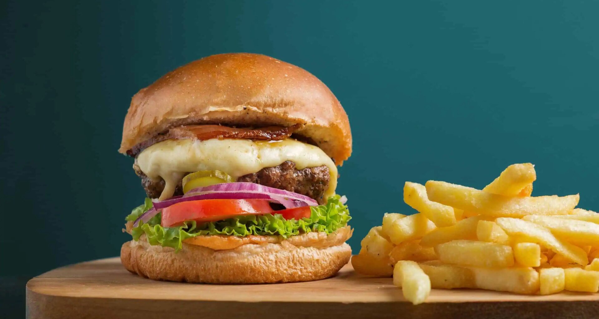 Popular Toronto burger chain opening a new spot in Ontario's cottage country