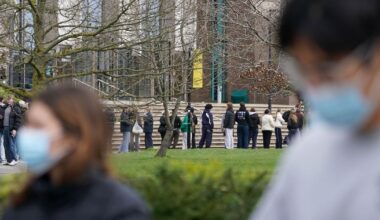 Meningitis outbreak linked to English university leaves 2 dead